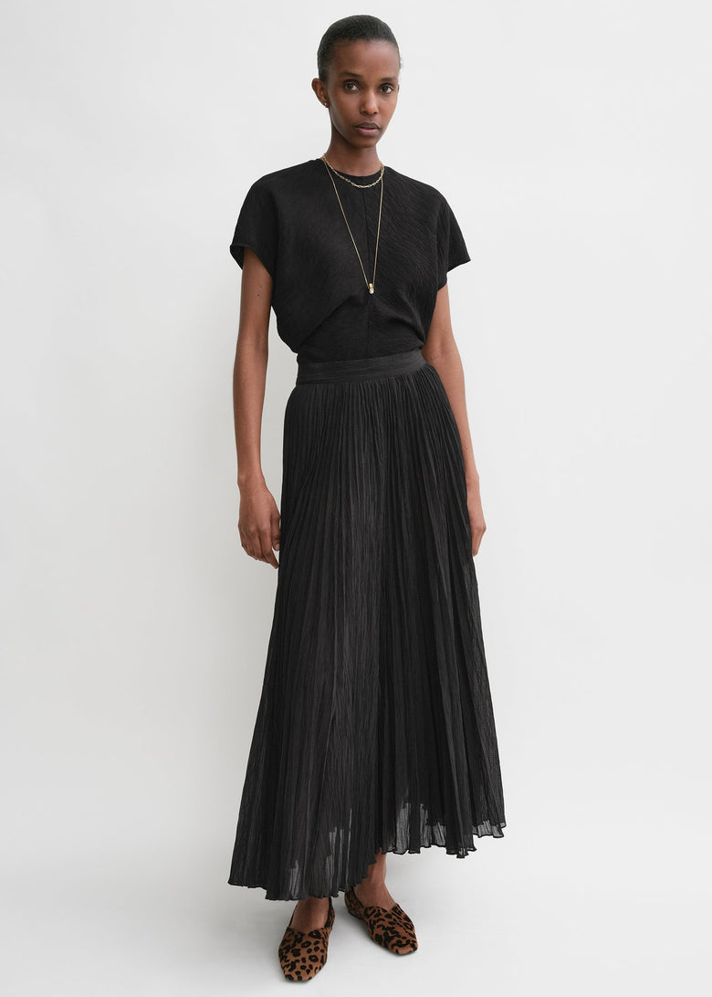 Crinkled plissé skirt black