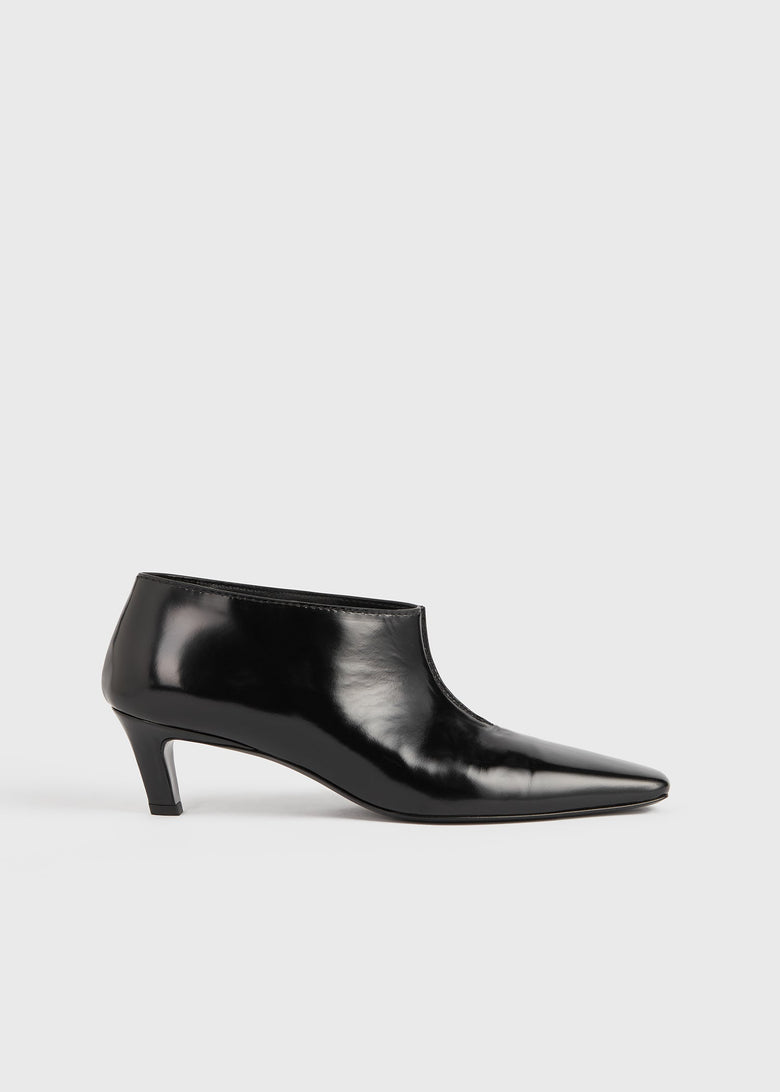 The Wide Shaft Shoe black