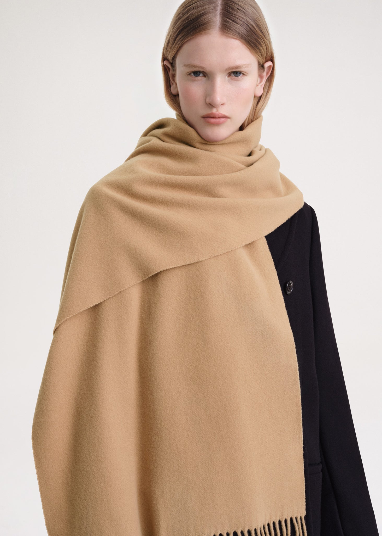 Classic wool scarf camel