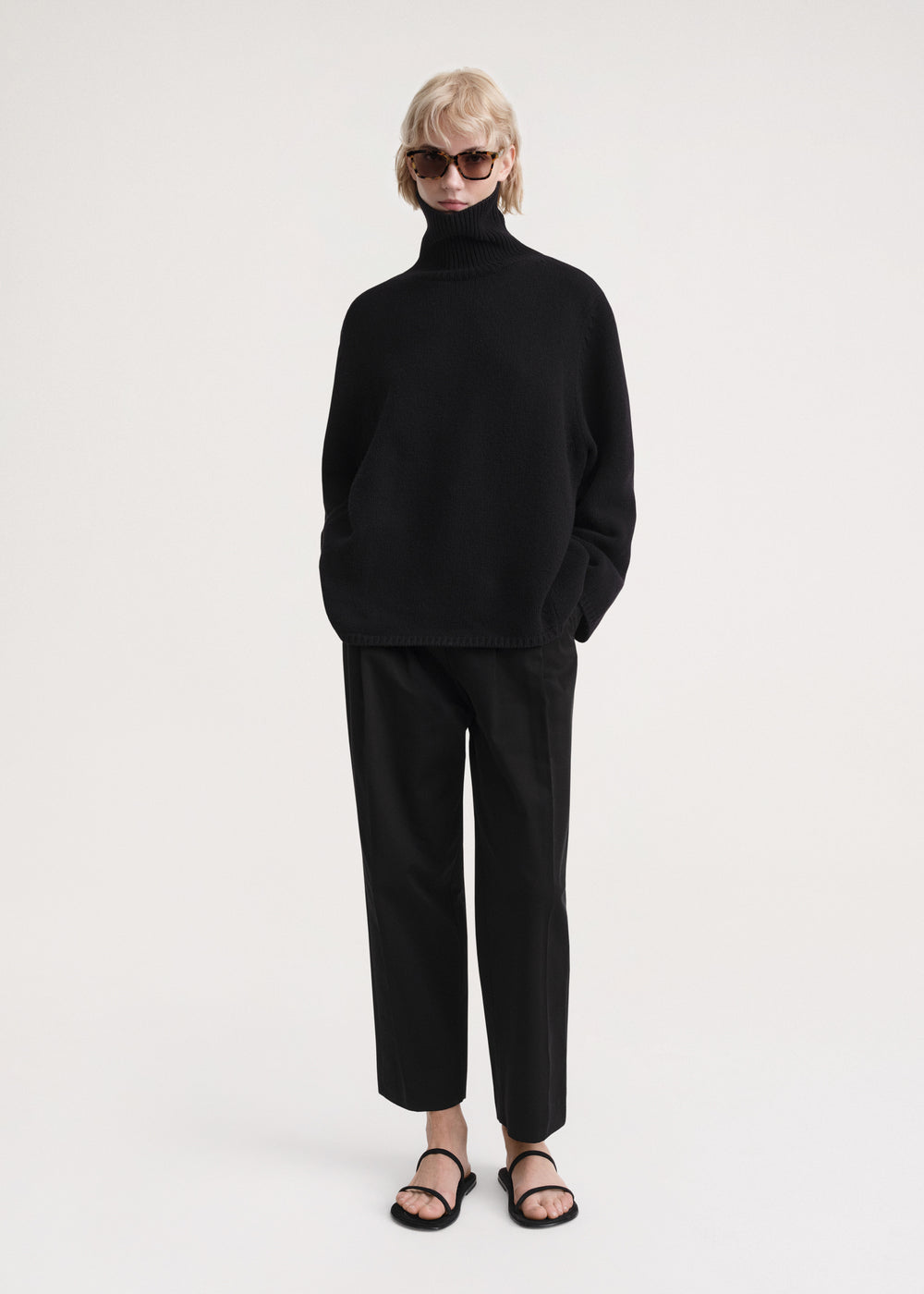 Wool cashmere turtleneck black – TOTEME