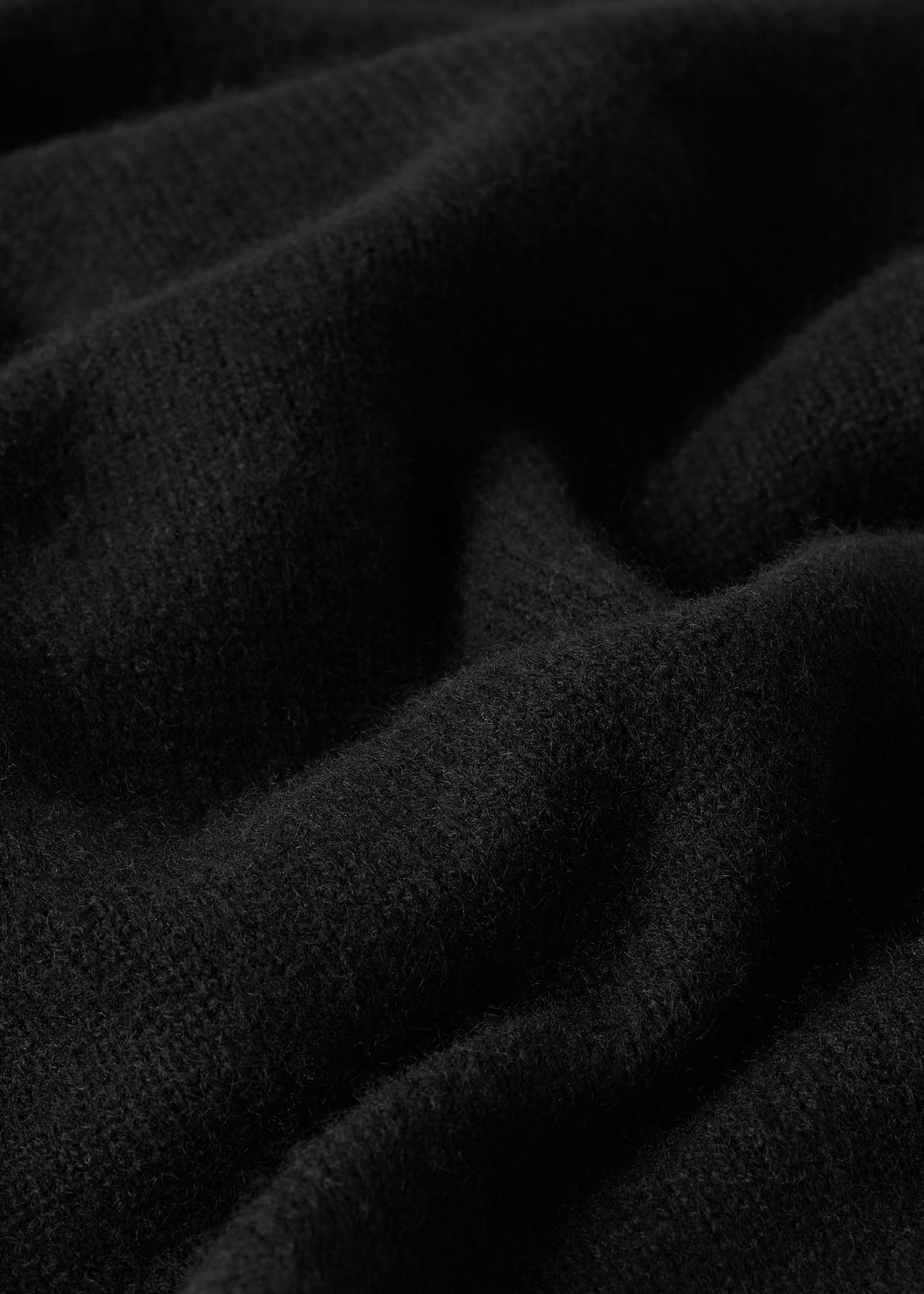 Triangle cashmere scarf black