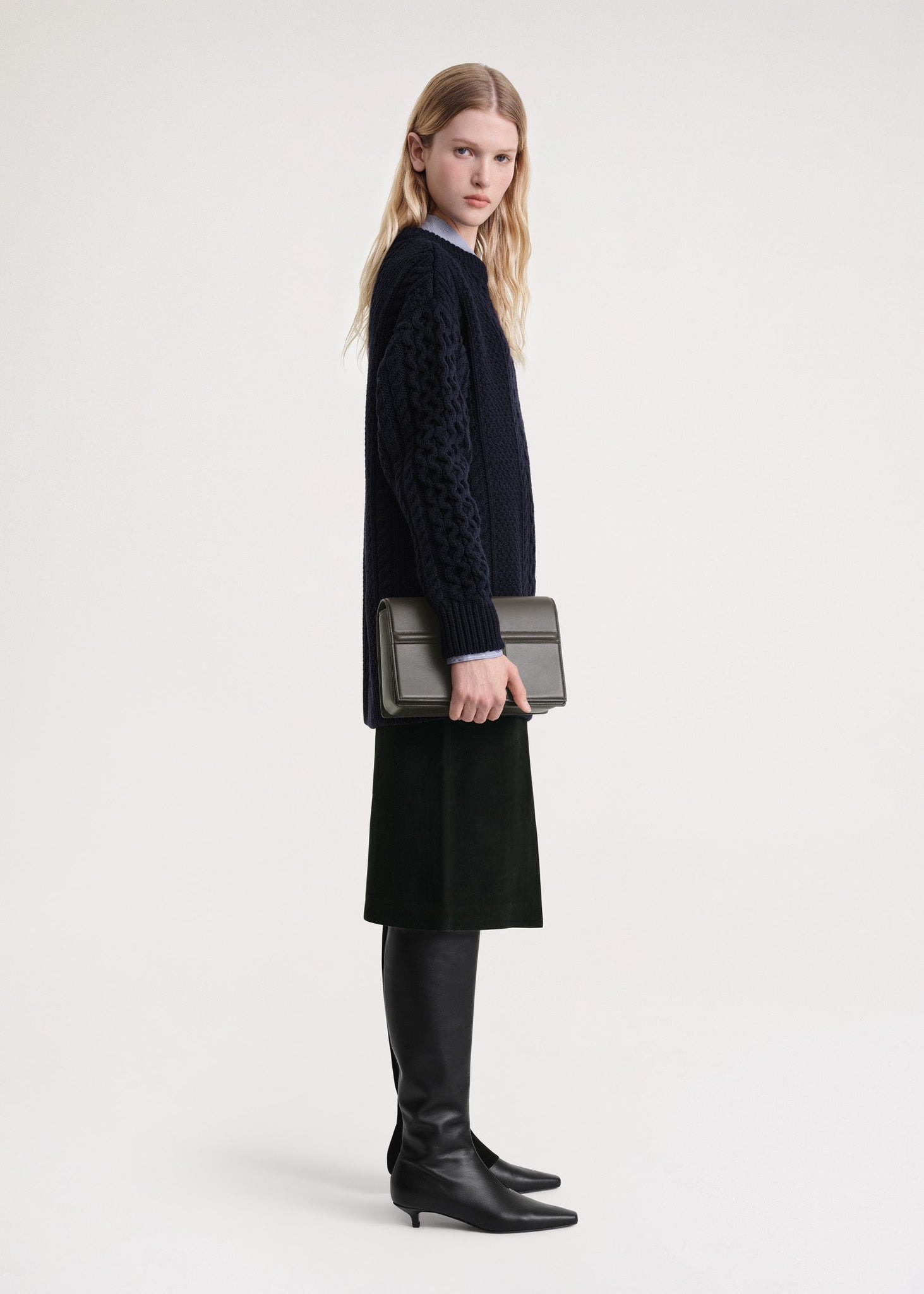Chunky cable knit navy