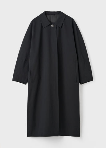 Rounded cotton nylon coat black – Totême