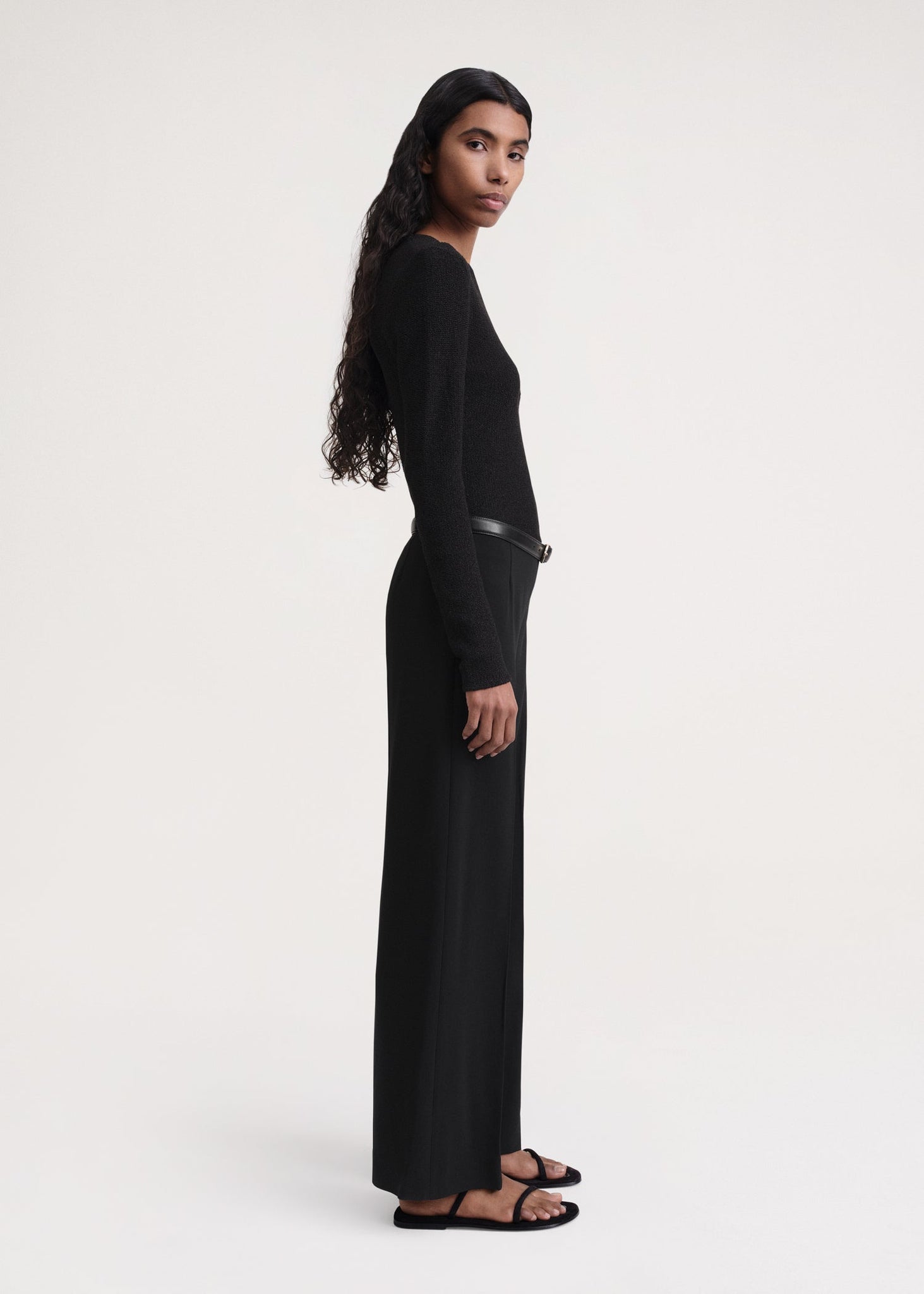 Clean wide trousers black