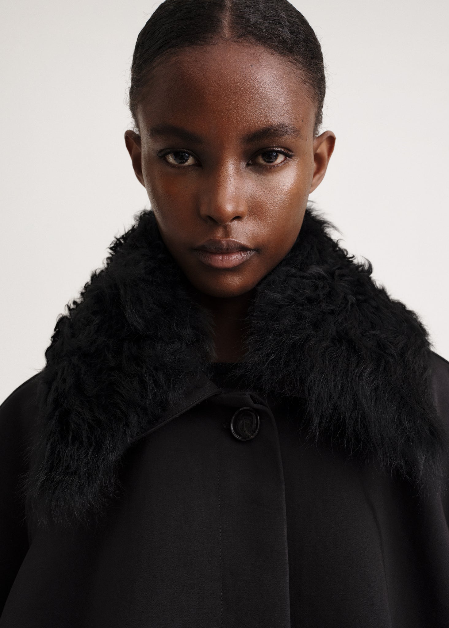Shearling collar gabardine jacket black – Totême