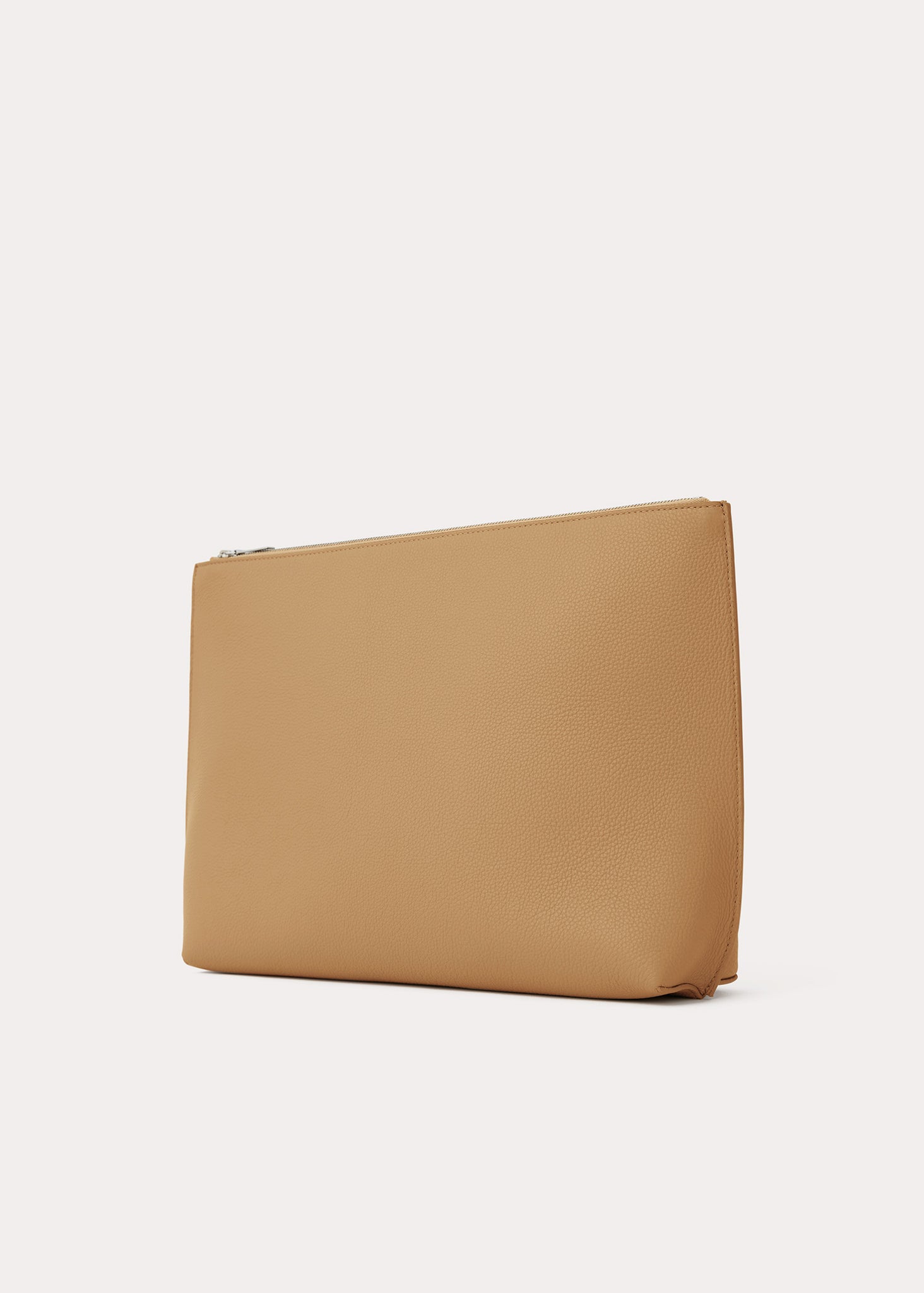 Large leather pouch harvest – Totême